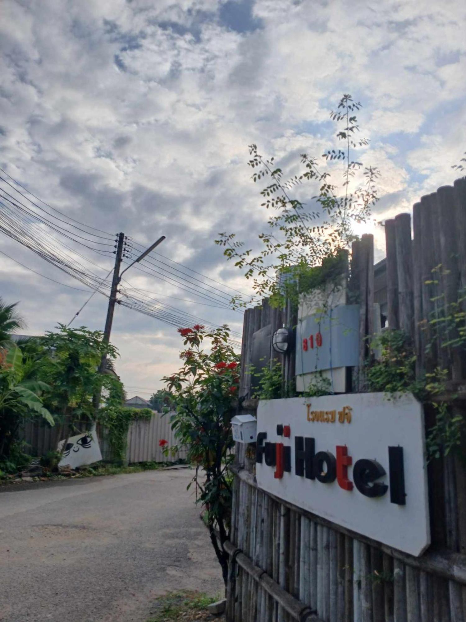 Sakura House Vandrehjem Chiang Mai Eksteriør billede